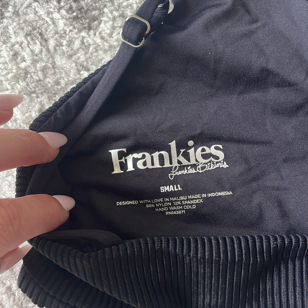 Frankie’s Bikini Top - Picture 7 of 7